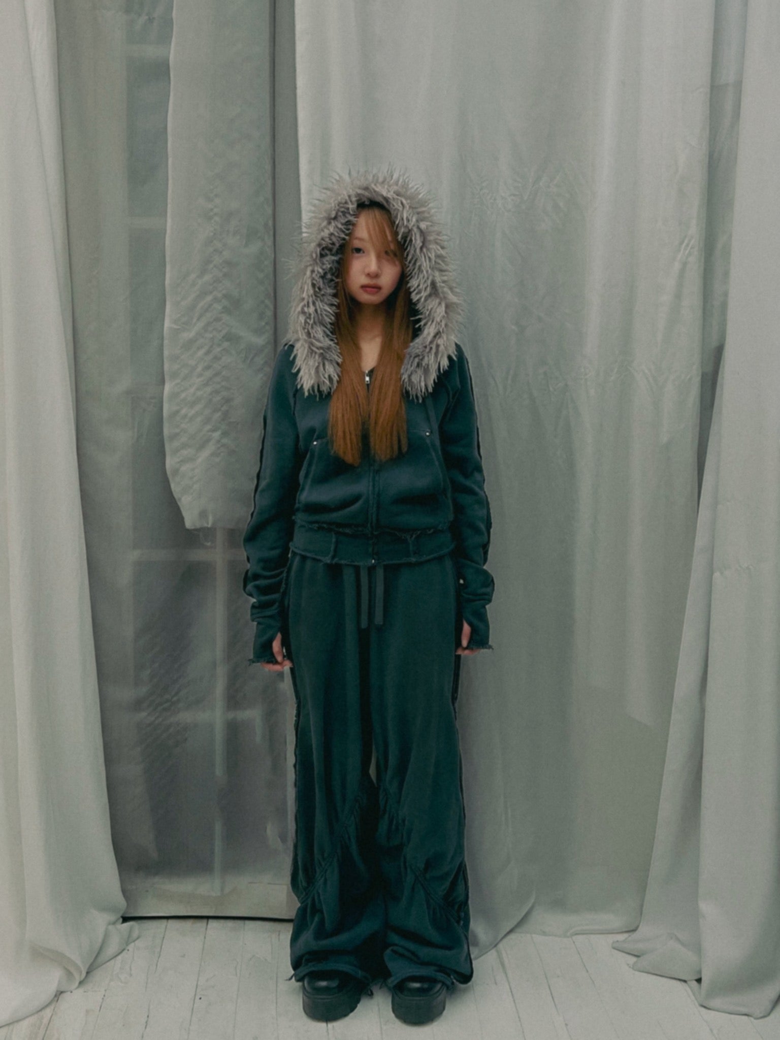 ボリュームスウェットフーディ