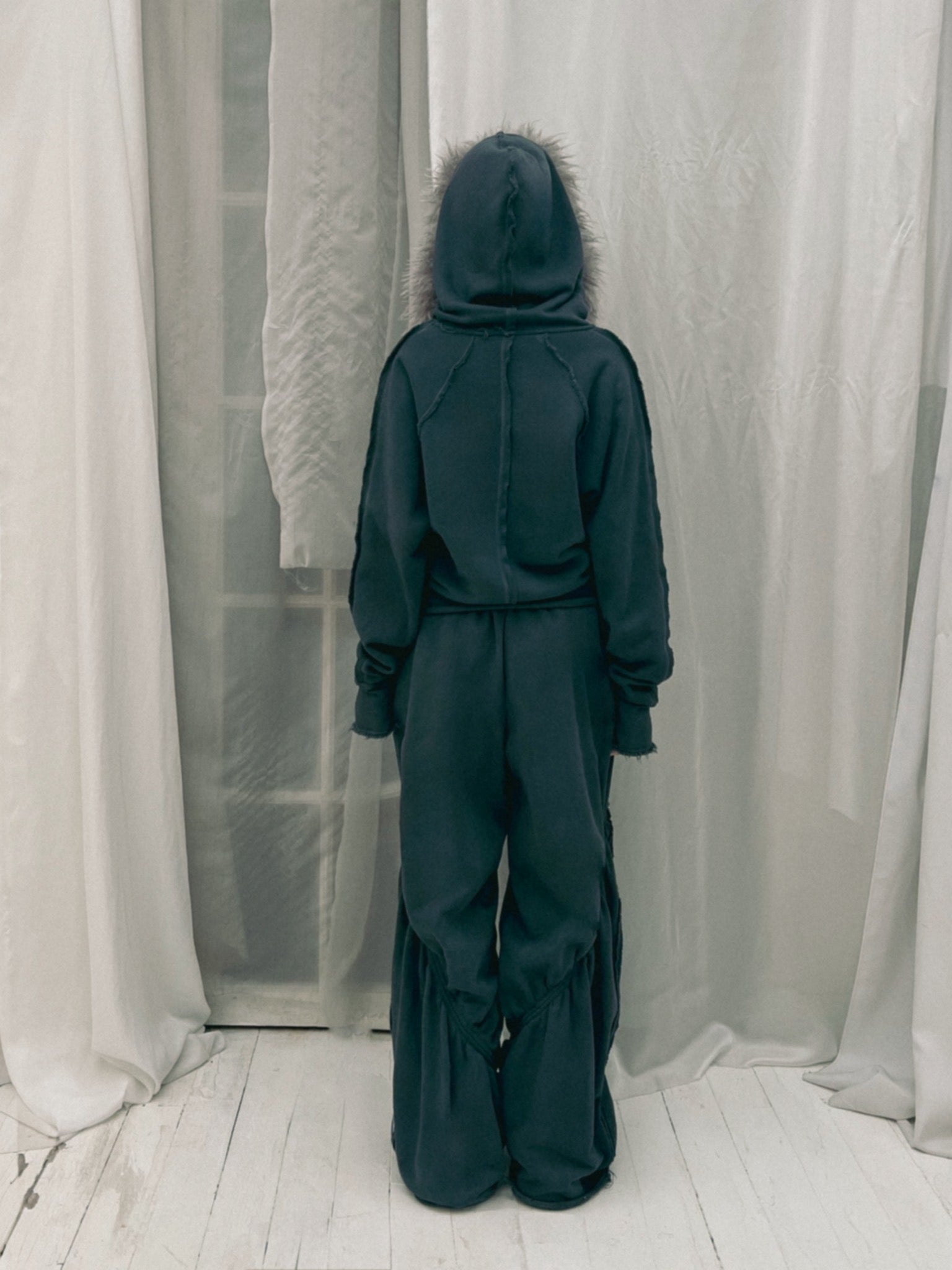 ボリュームスウェットフーディ