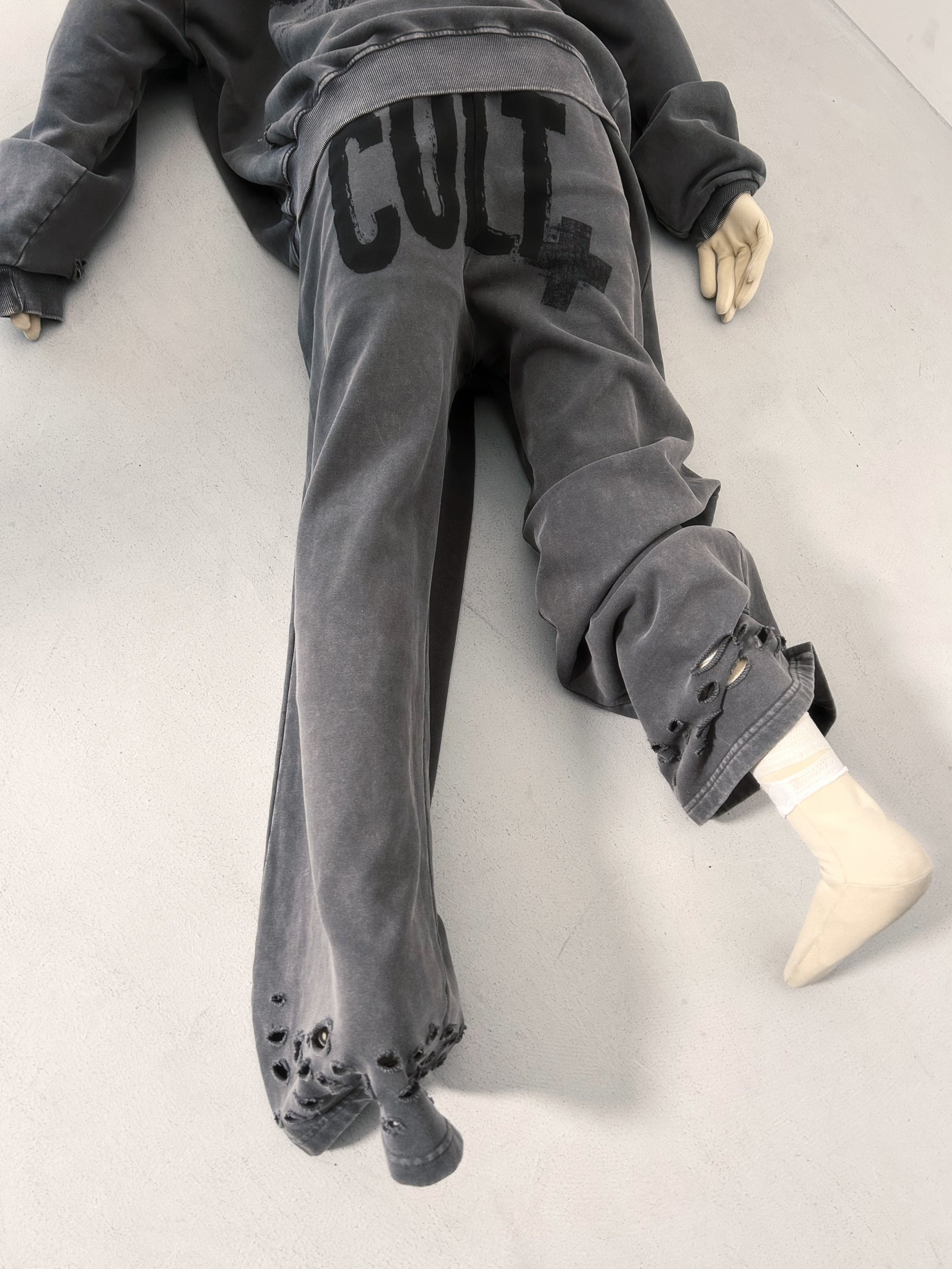 フェードクロスフーディ